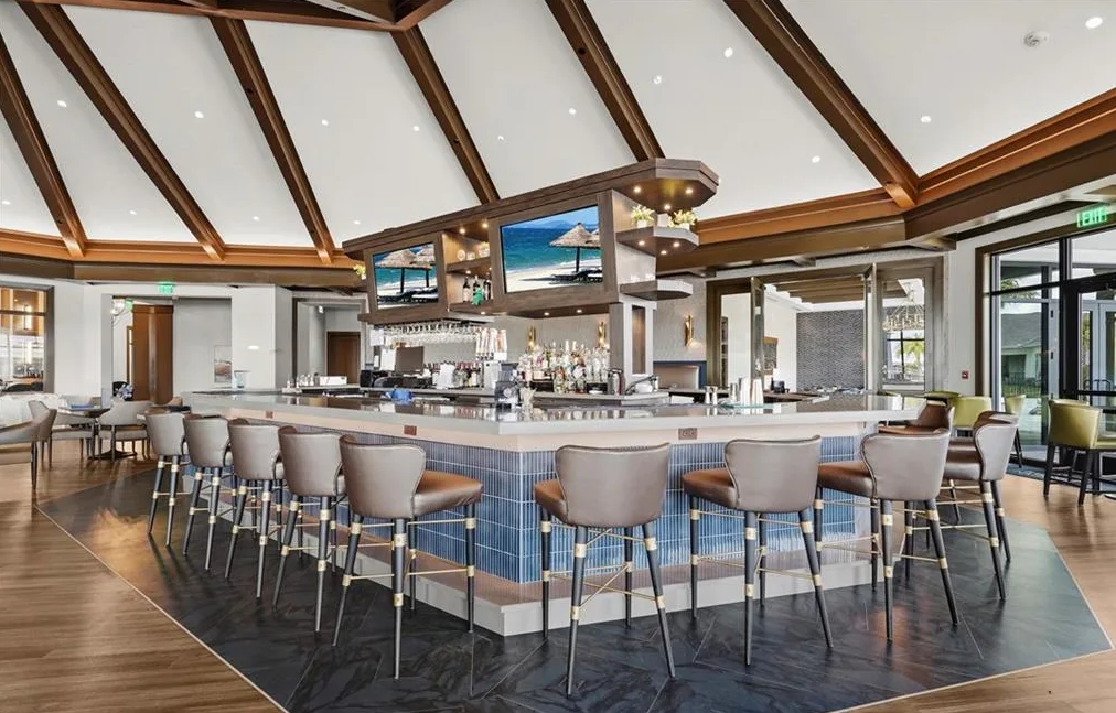 Clubhouse bar at Babcock National