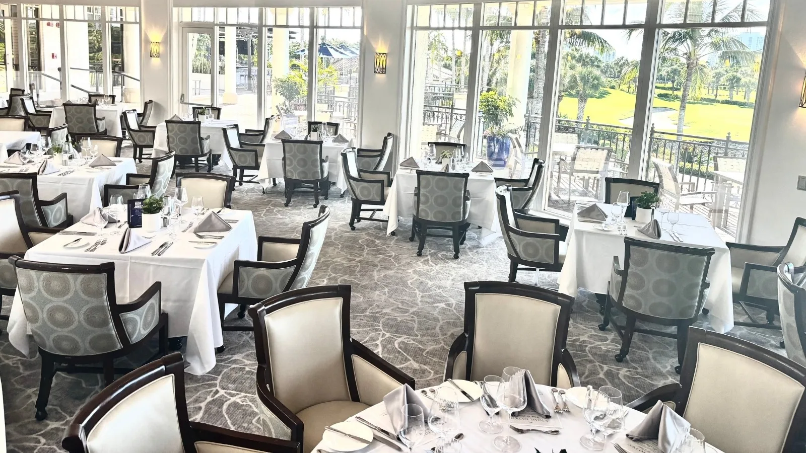 Clubhouse dining room at The Colony Golf and Country Club (official).