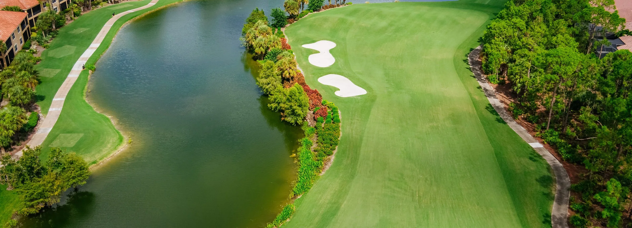 Aerial golf green and bunkers at Vasari Country Club (official).
