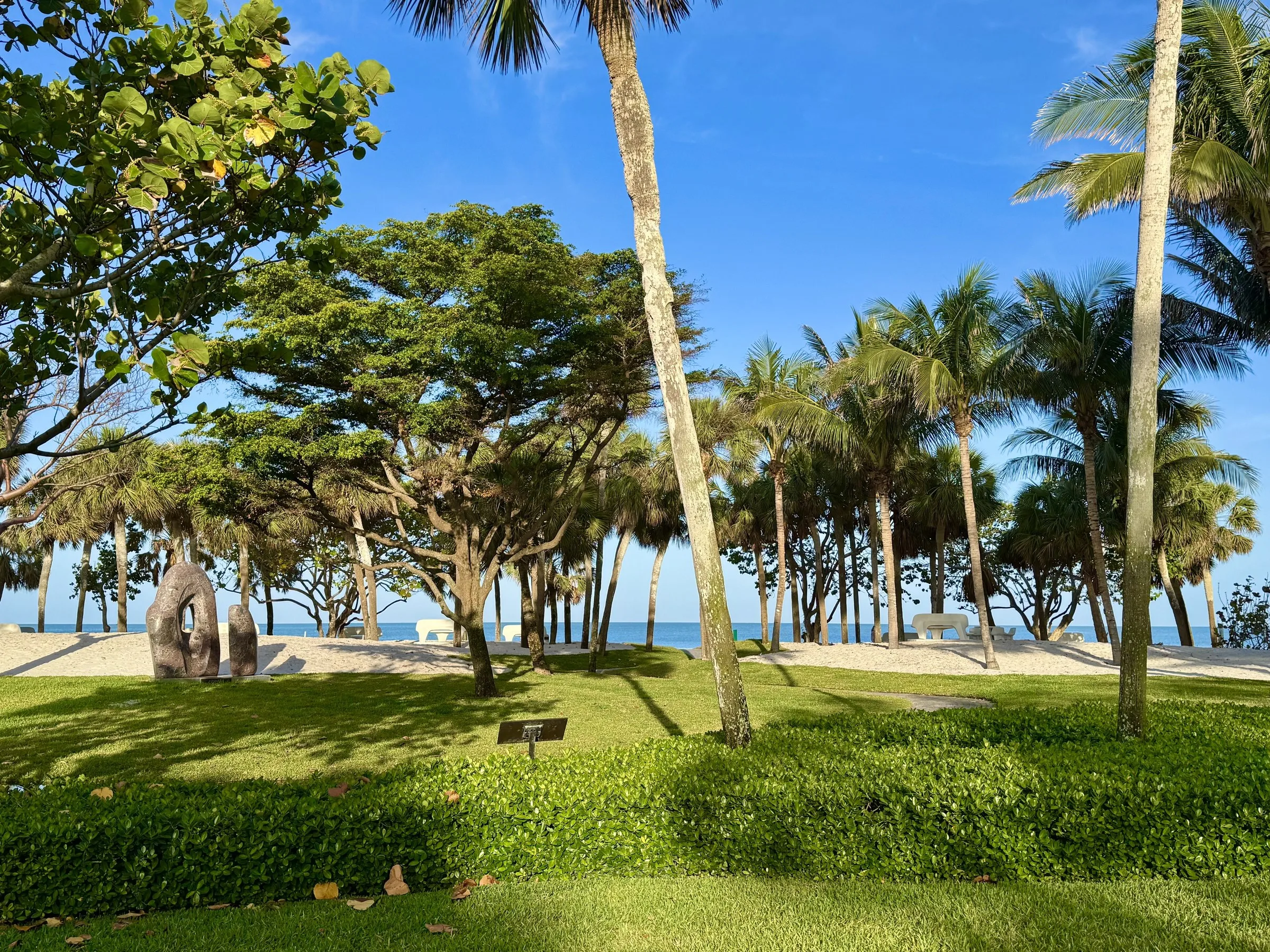 Beach park grounds / Gulf view at Park Shore Association private beach park (official).