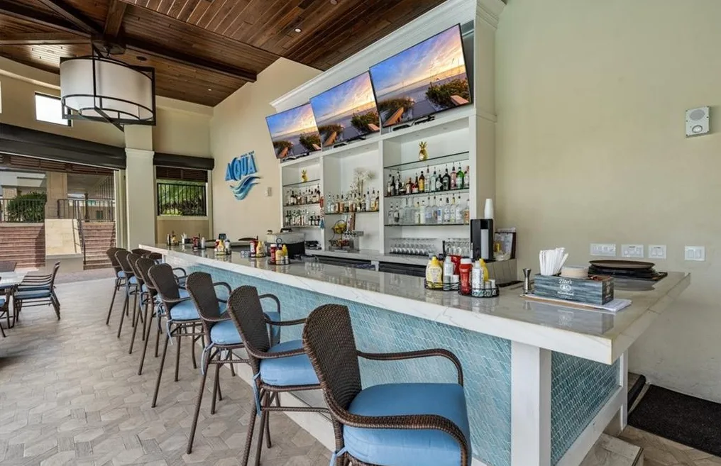 Acqua Pool Bar, the covered poolside bar at Vineyards Country Club