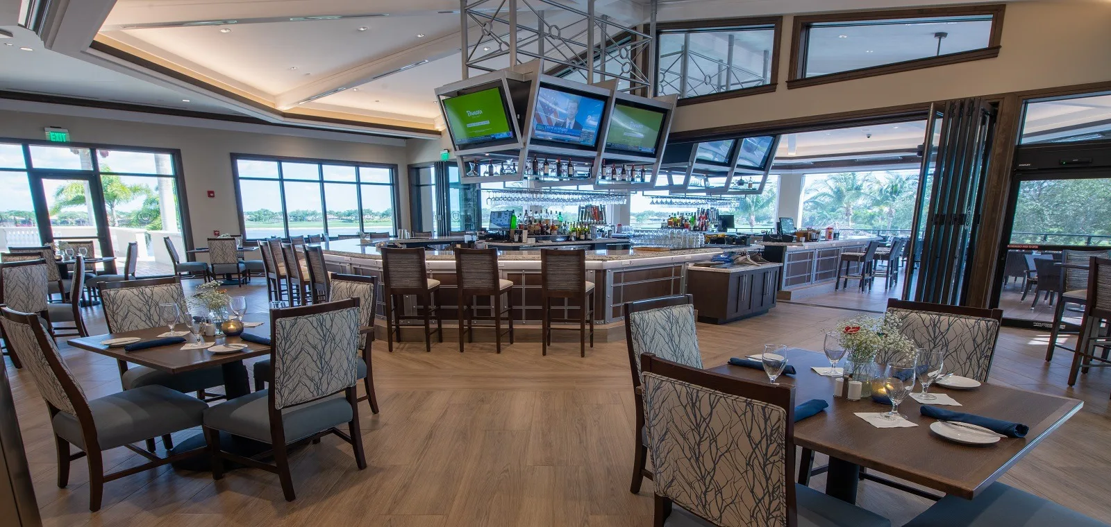 Casual bar and grill dining room at Heritage Bay, Naples (official club site).
