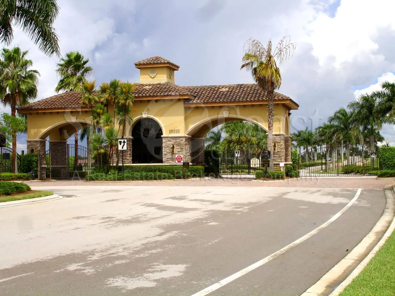 Heritage Bay gated entrance at 10010 Heritage Bay Blvd