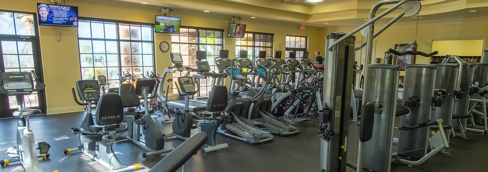 Fitness center at the Heritage Bay clubhouse, Naples (official club site).