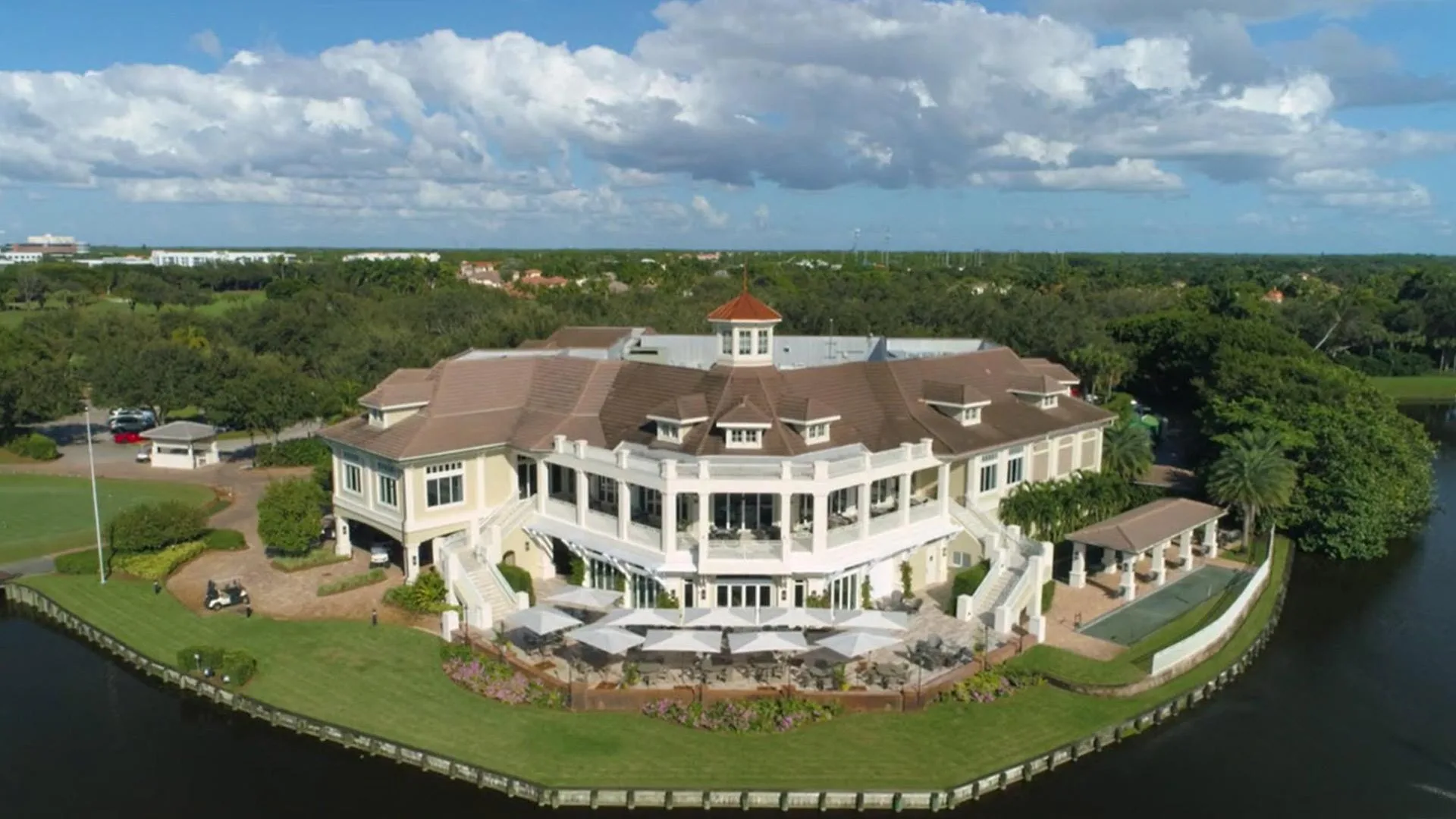 Bay Colony Golf Club community / course setting (official club site).