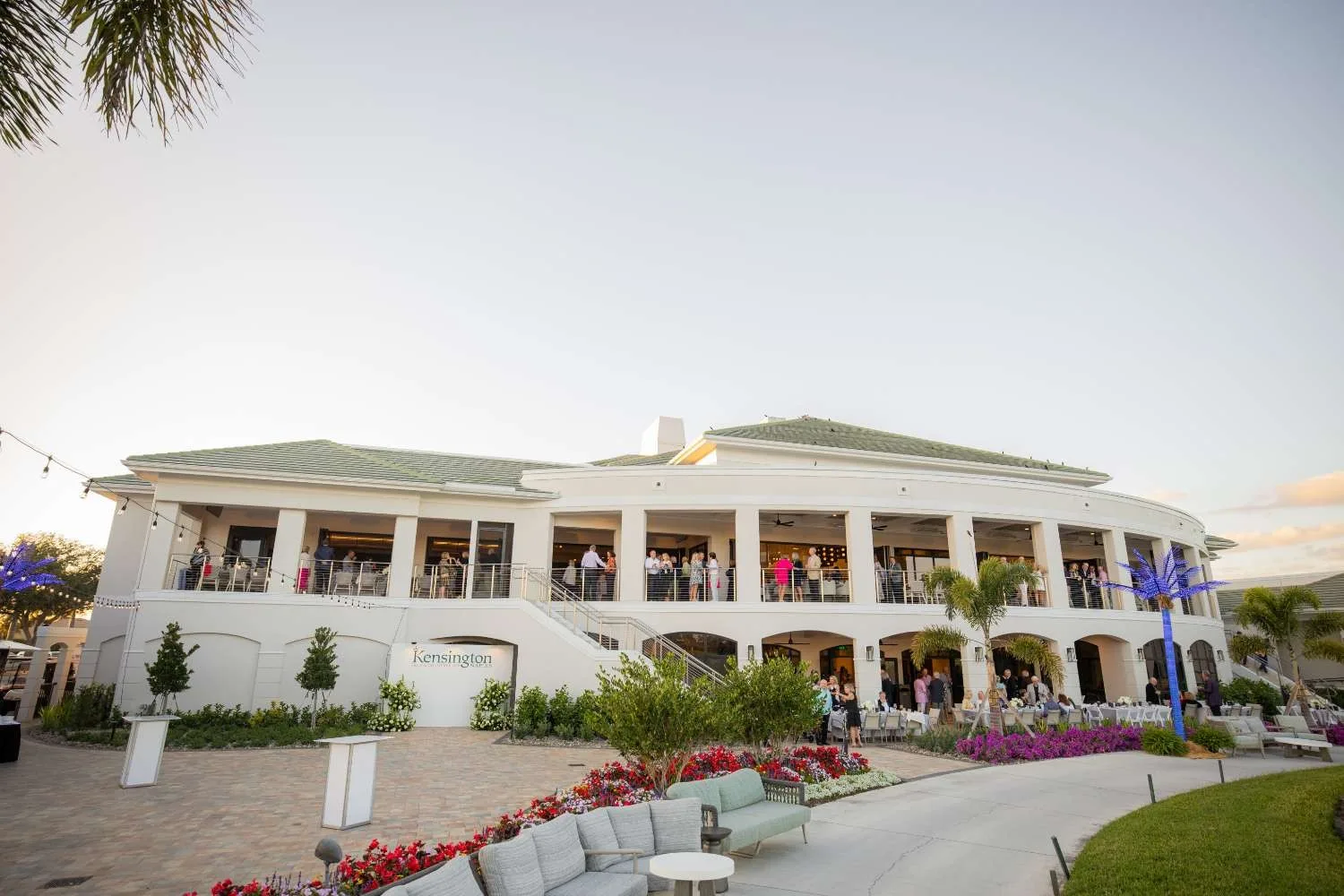 Clubhouse rear terrace during reception at Kensington (official club site).