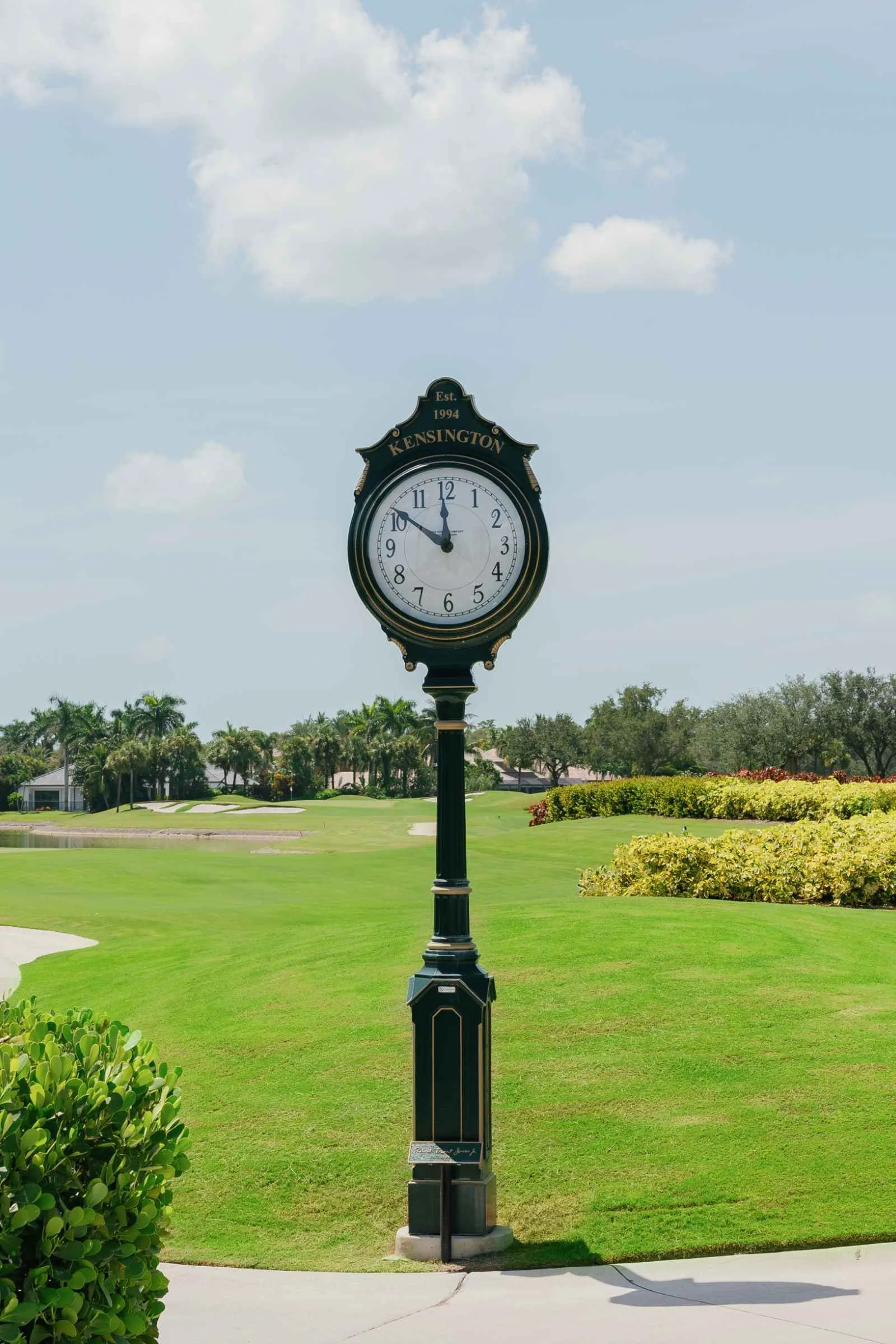 Golf clocktower landmark at Kensington Golf and Country Club (official).