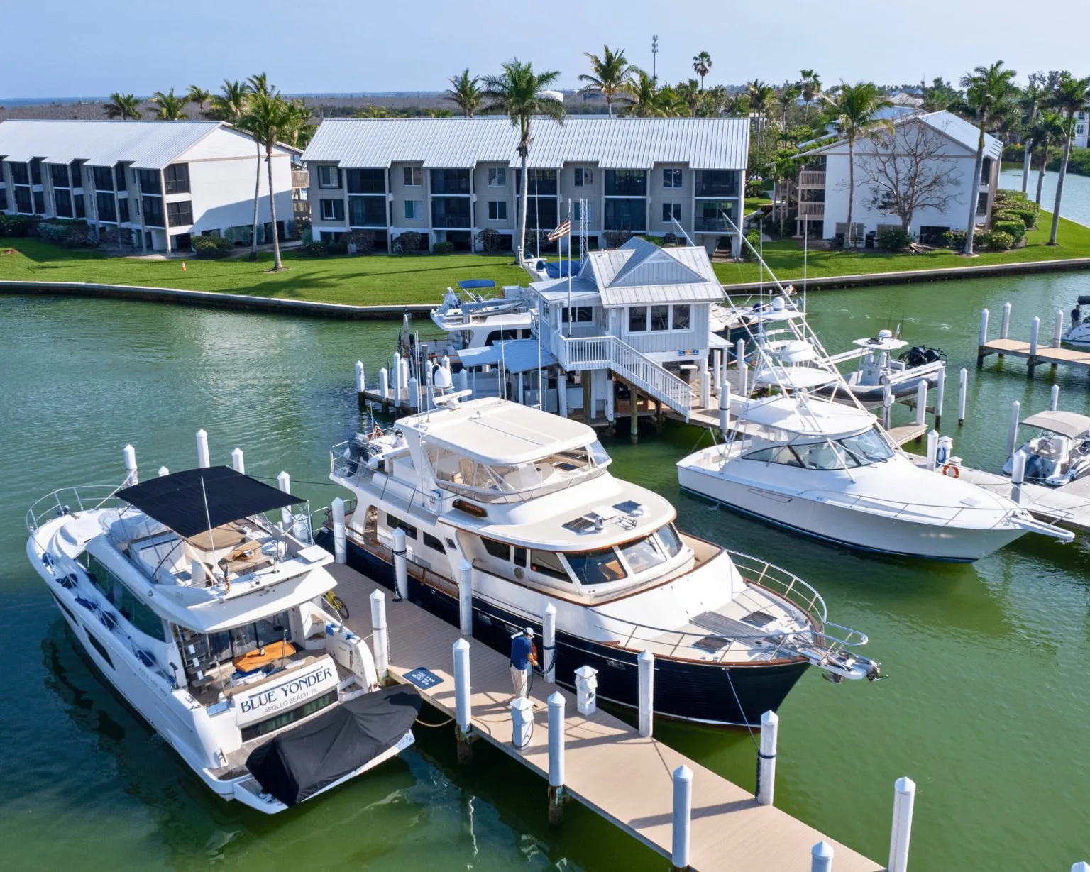 Harborside marina setting at South Seas Island Resort, Captiva (official).
