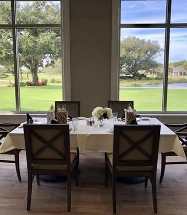 Dining at Bear's Paw Country Club (official).