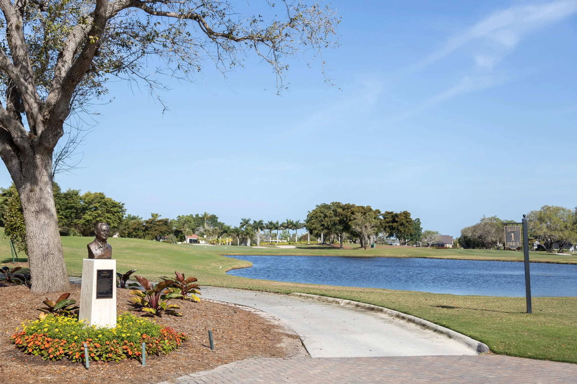 First tee and memorial overlook at Island Country Club golf course, Marco Island (official).