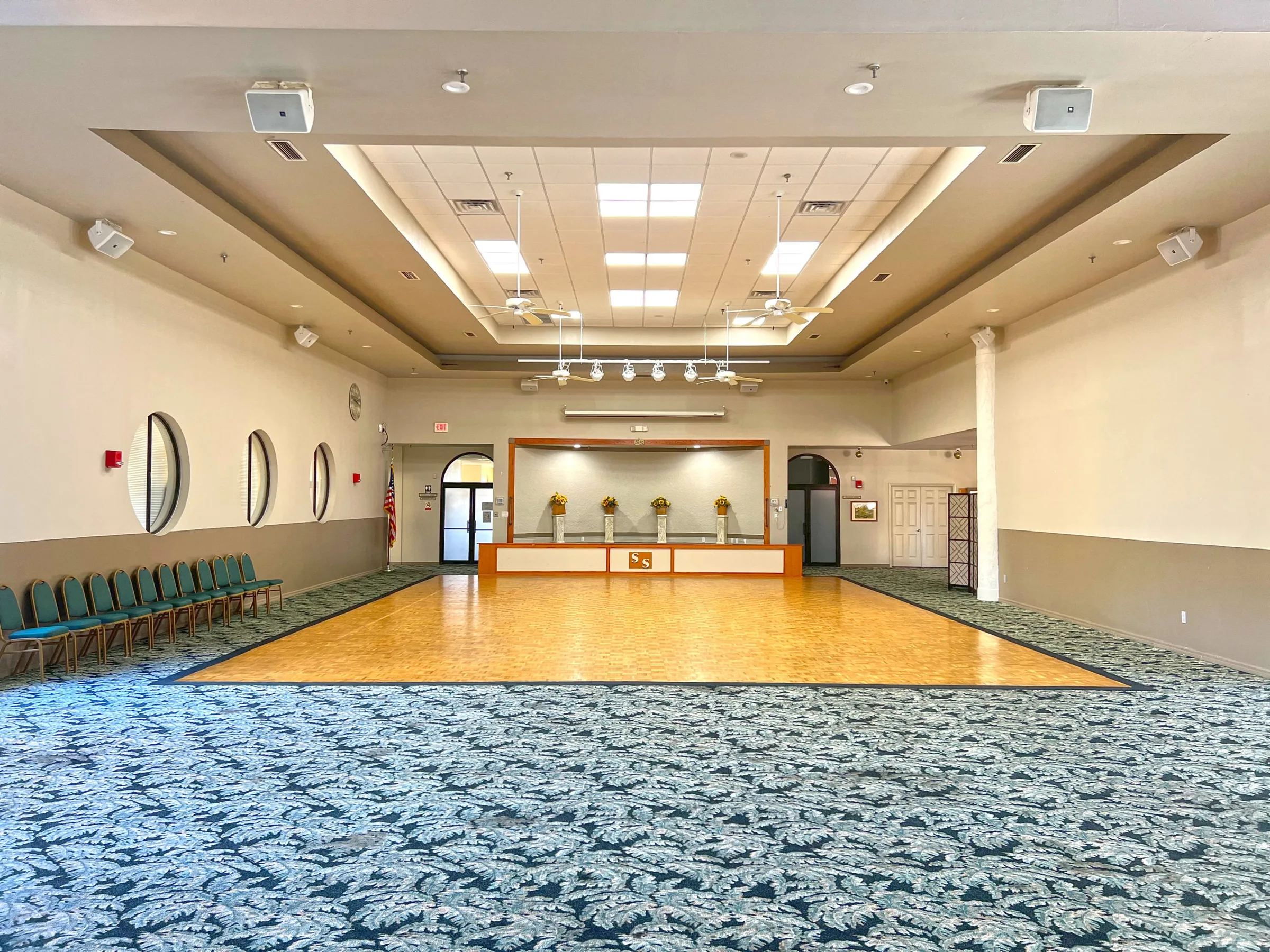Clubhouse ballroom at Sabal Springs, North Fort Myers (official HOA site).