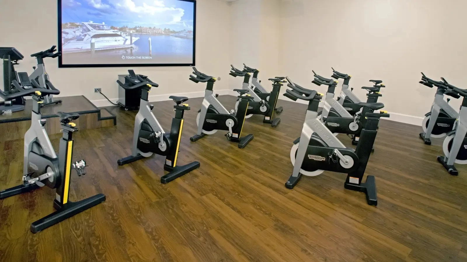 Cycling studio in the Gulf Harbour fitness center, Fort Myers (official club site).