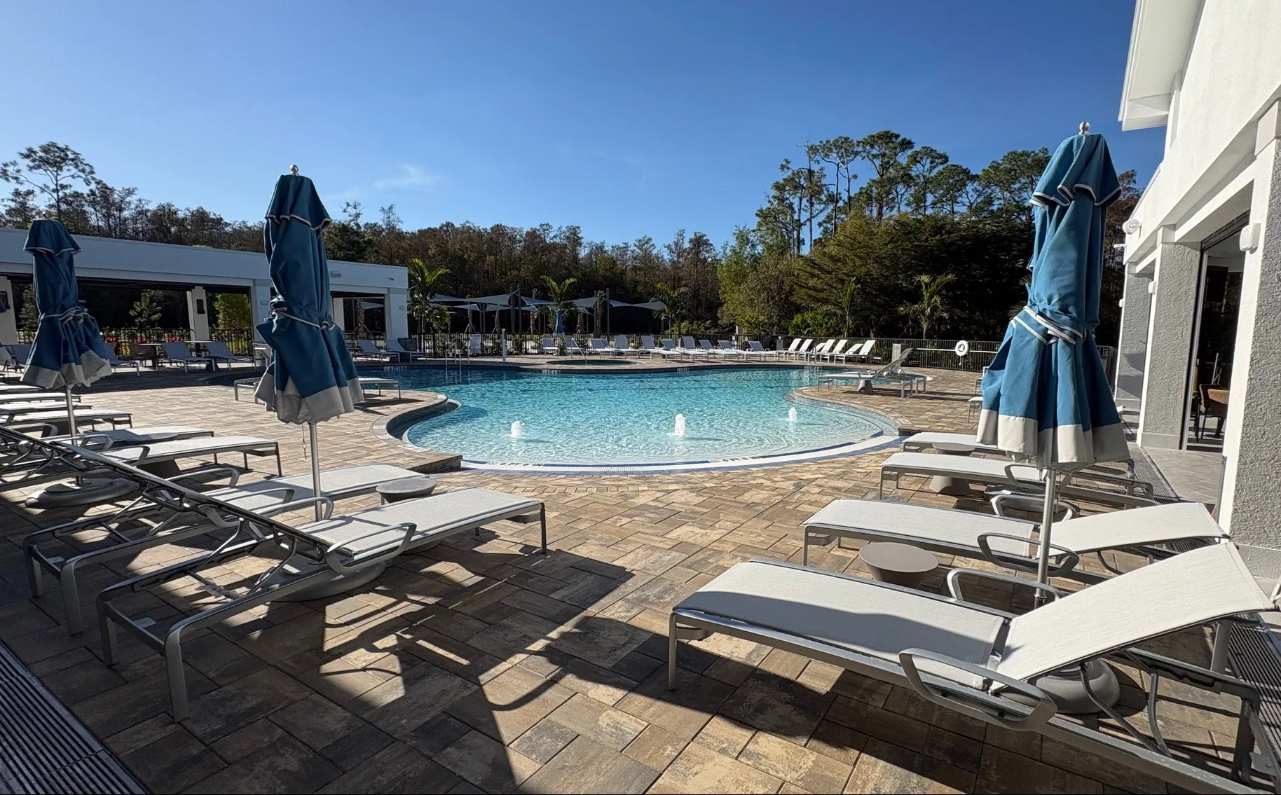 Oasis pool deck at Heritage Palms Golf and Country Club, Fort Myers (official).