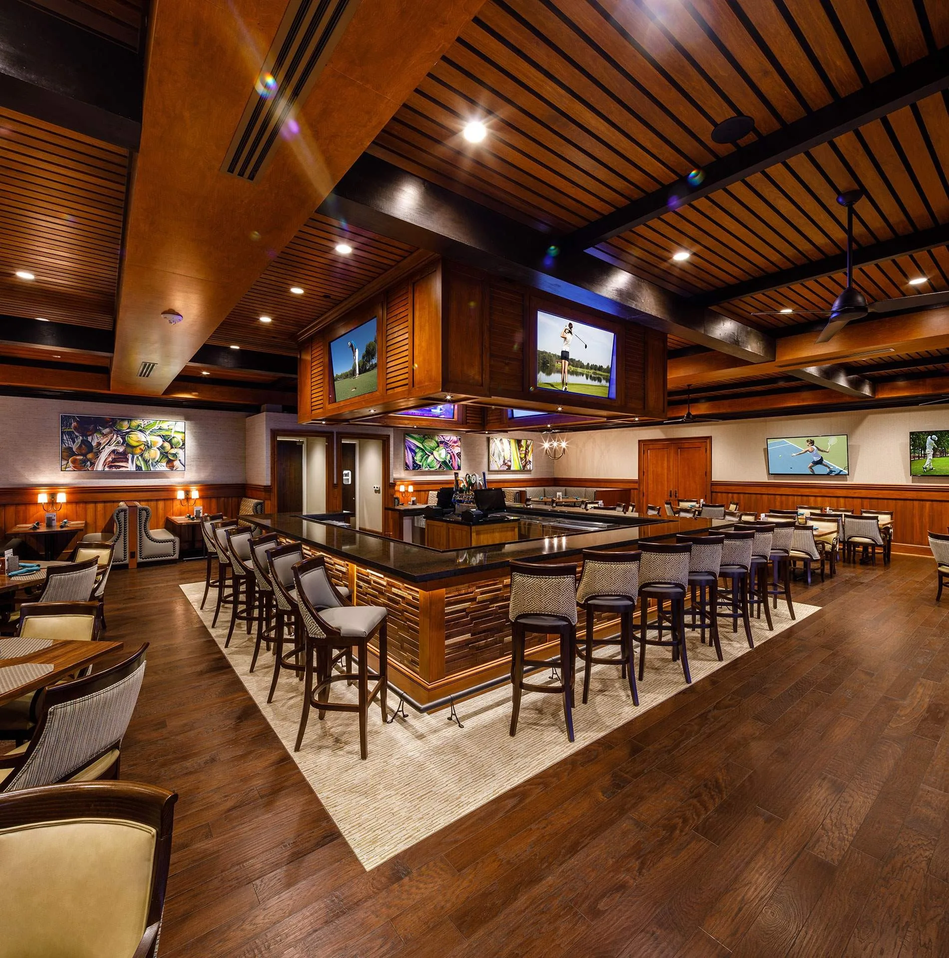 Club lounge and sports bar interior at Heritage Palms (official).