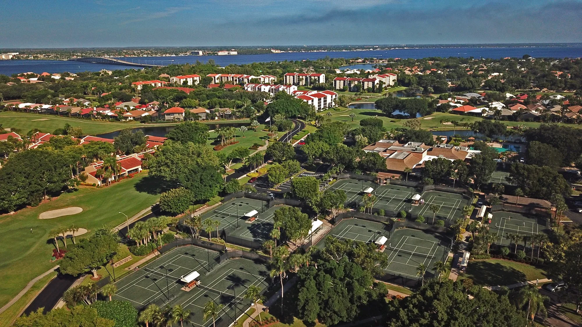 Aerial tennis complex at The Landings Yacht Golf and Tennis Club (official).