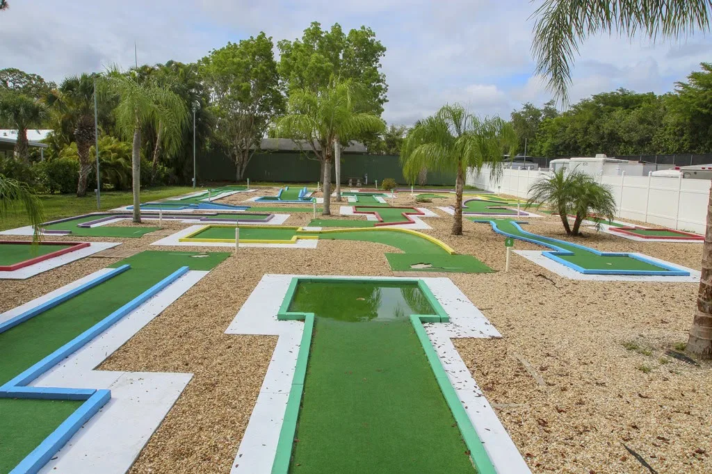 community putt-putt