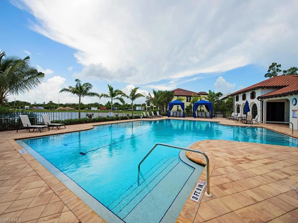 Livingston Lakes community pool