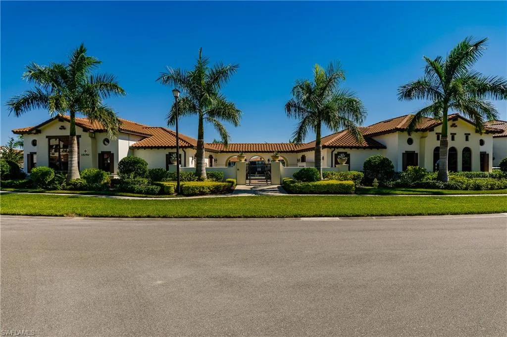 Livingston Lakes amenities entrance