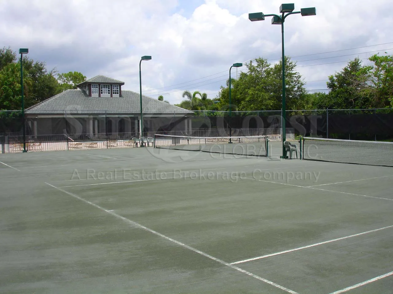 Wilshire Lakes tennis courts, pool and clubhouse